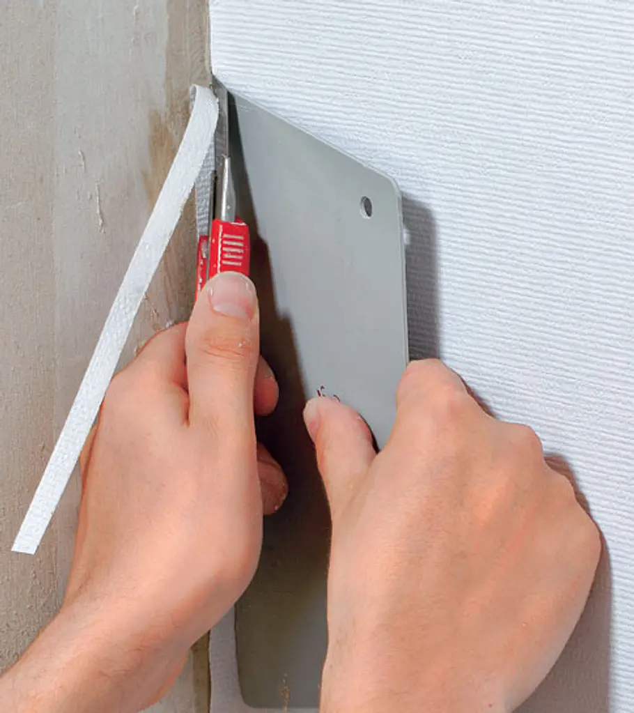 Schritt 4 von 7 Wand tapezieren
