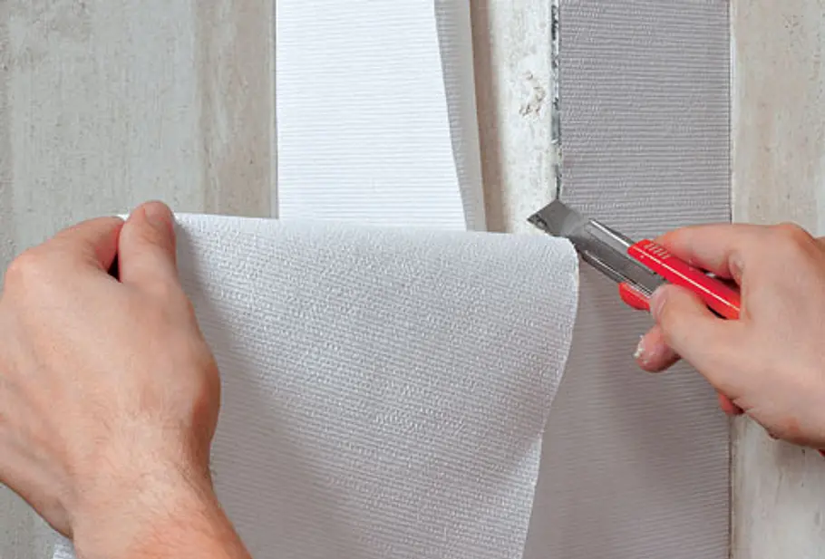 Schritt 6 von 7 Wand tapezieren