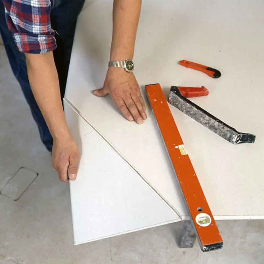 Schritt 2 von 2 Gipskartonplatten schneiden