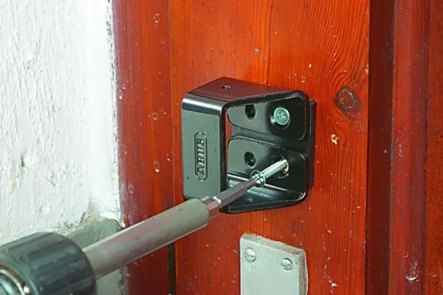 Kellertür sichern: Schritt 3 von 14 Kellertür sichern