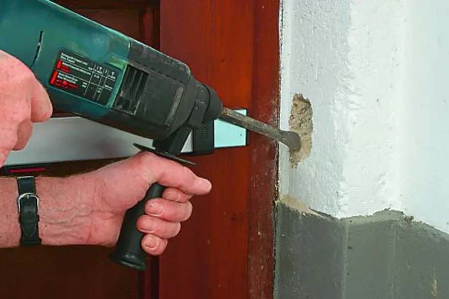 Kellertür sichern: Schritt 11 von 14 Kellertür sichern
