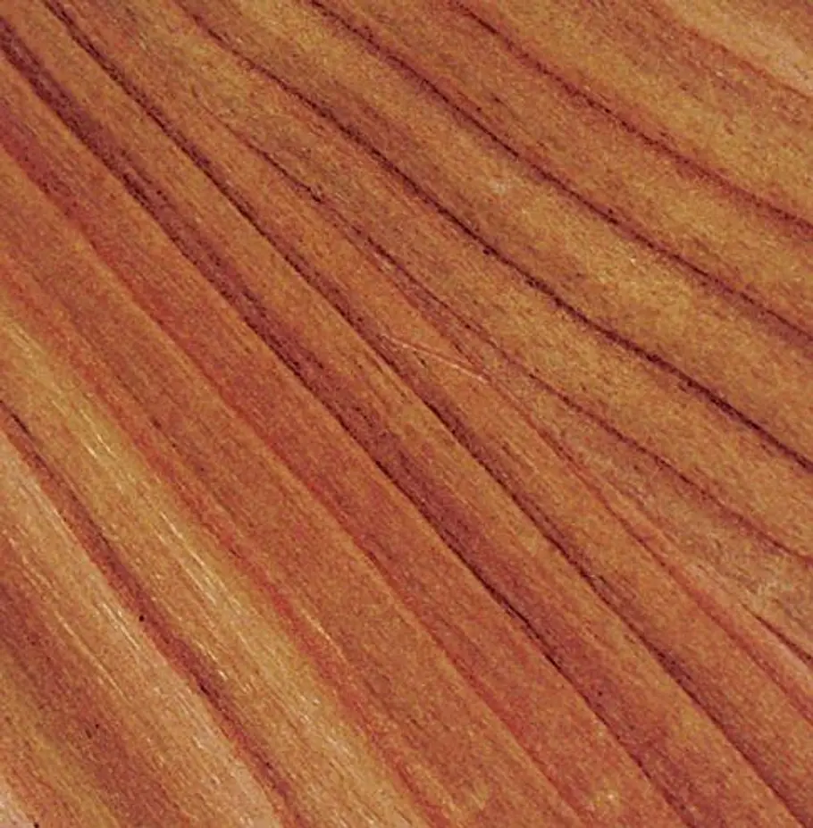 Kratzer aus Holz entfernen