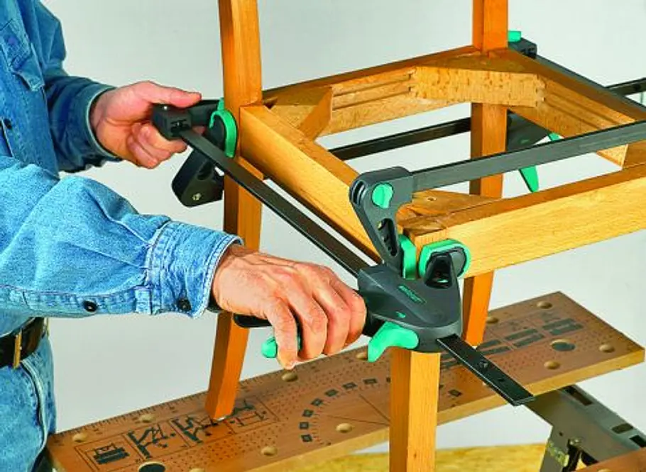 Stuhl reparieren Stuhl reparieren