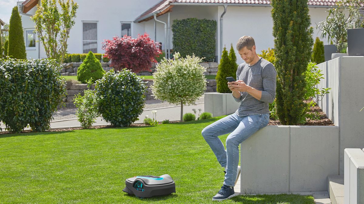 Der smart SILENO Mähroboter lässt sich einfach per App steuern. 