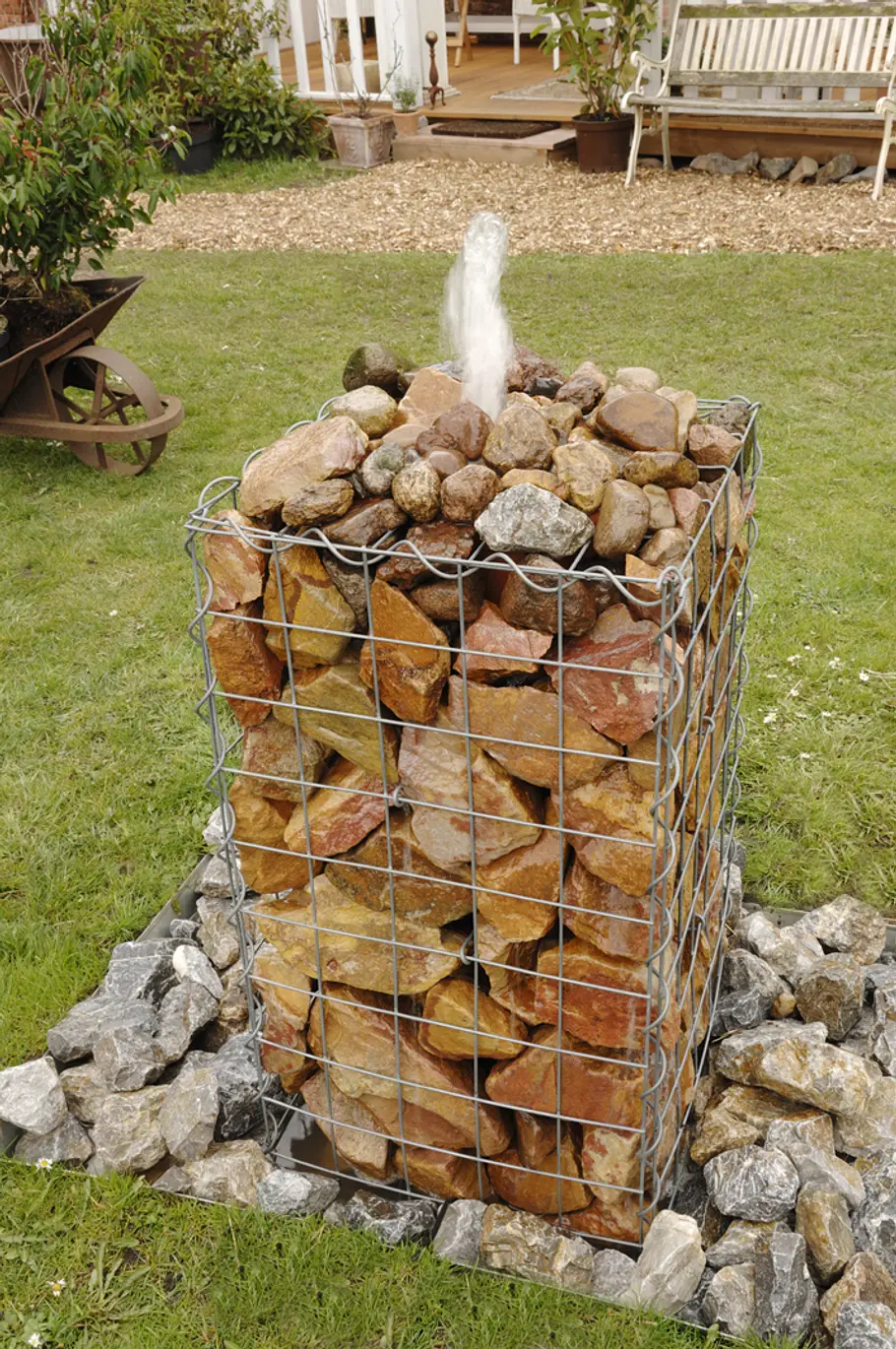 Gabionen-Wasserspiel: Schritt 14 von 14 Wasserspiel: Gabionen-Brunnen