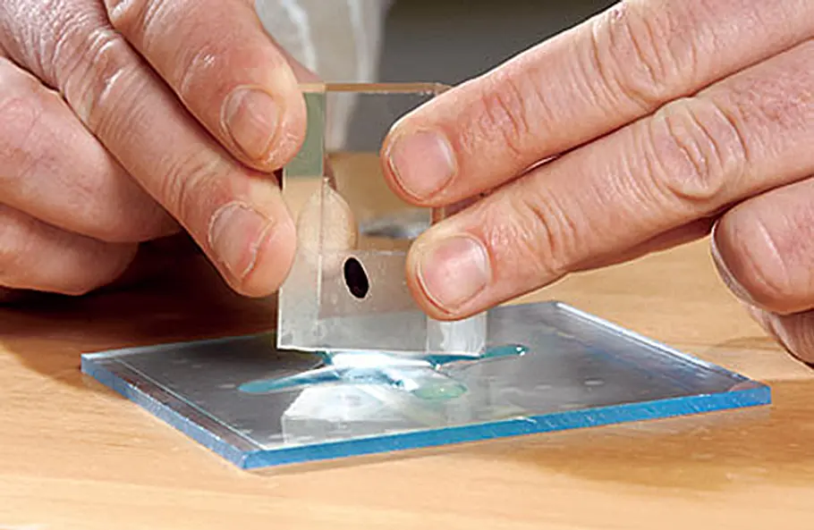Acrylglas kleben: Flächig verkleben Acrylglas kleben