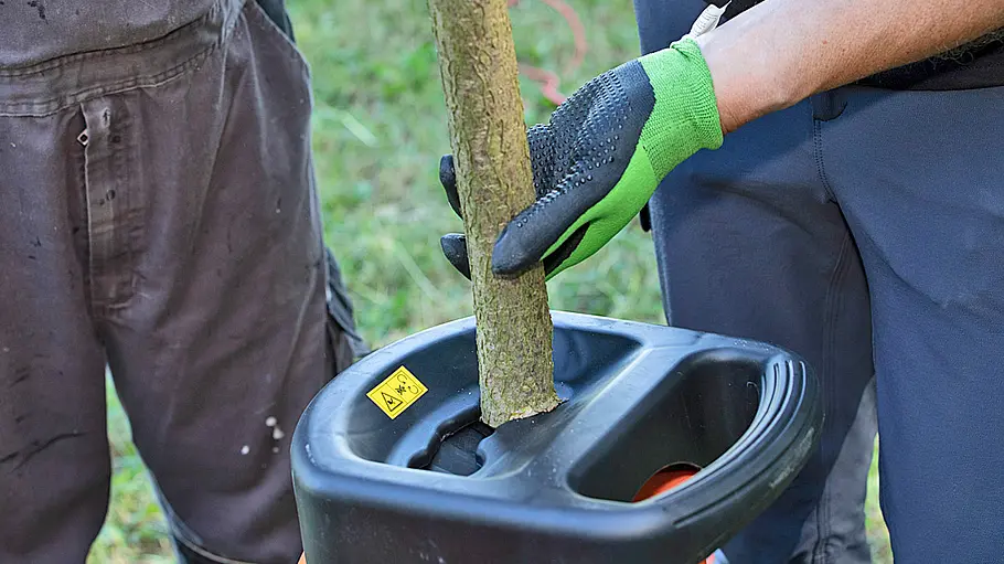Akita gartenhäcksler Akita gartenhäcksler