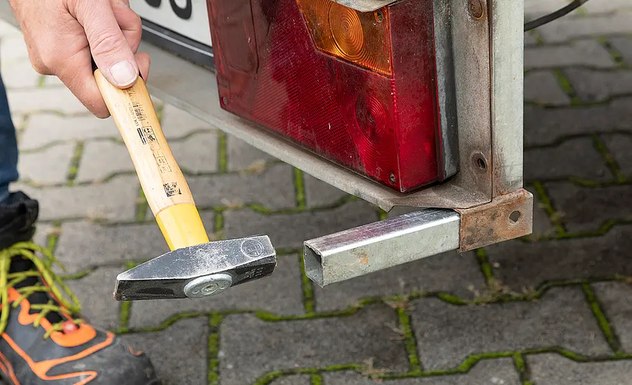 Anhänger-Stützen reparieren