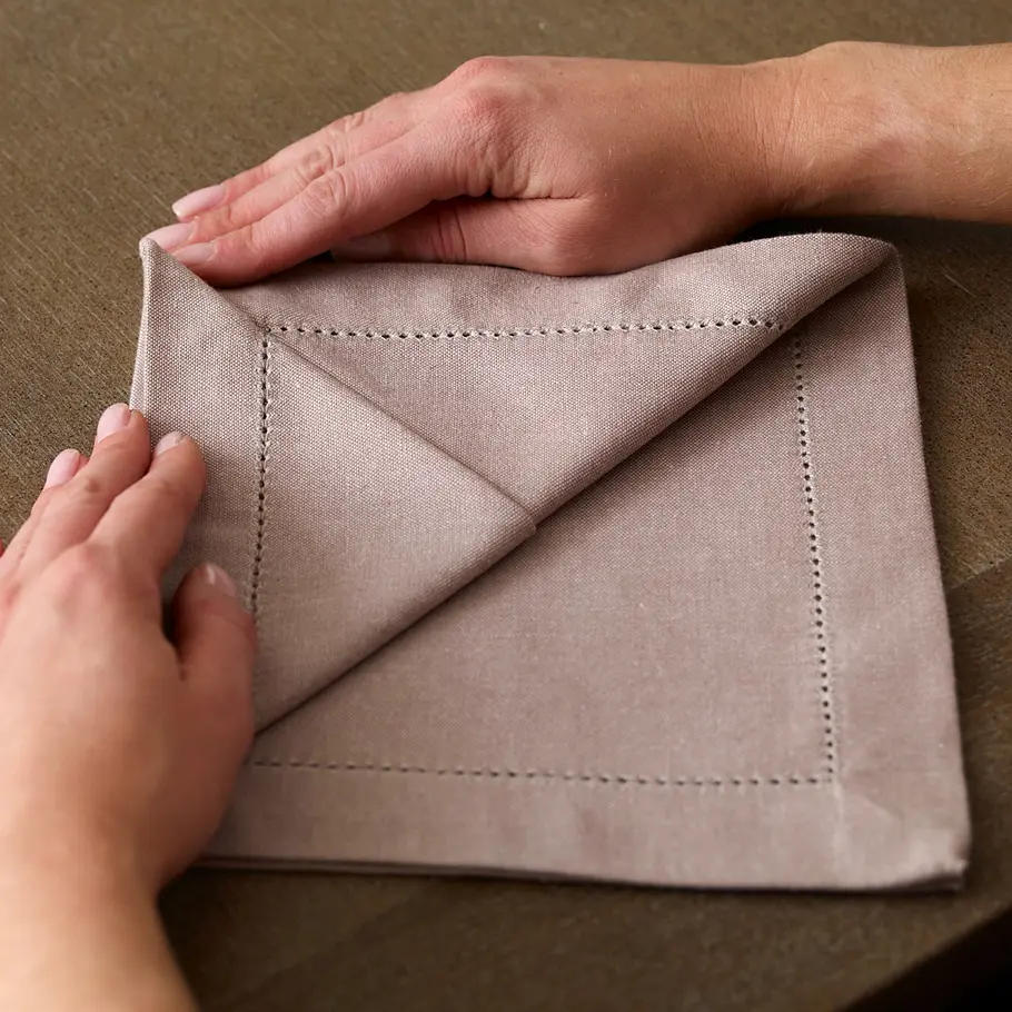Servietten falten: Schritt 5 von 8 Anleitung: Serviette falten