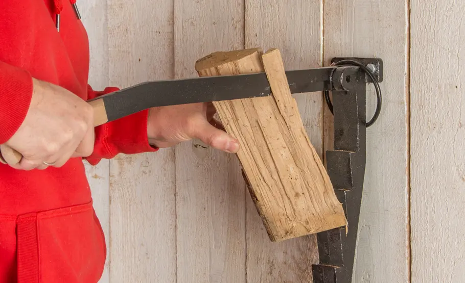 Anzündholz selber machen Anzündholz