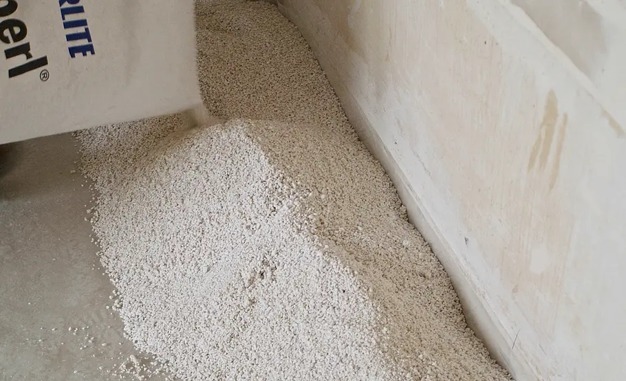Unebenen Boden glätten
