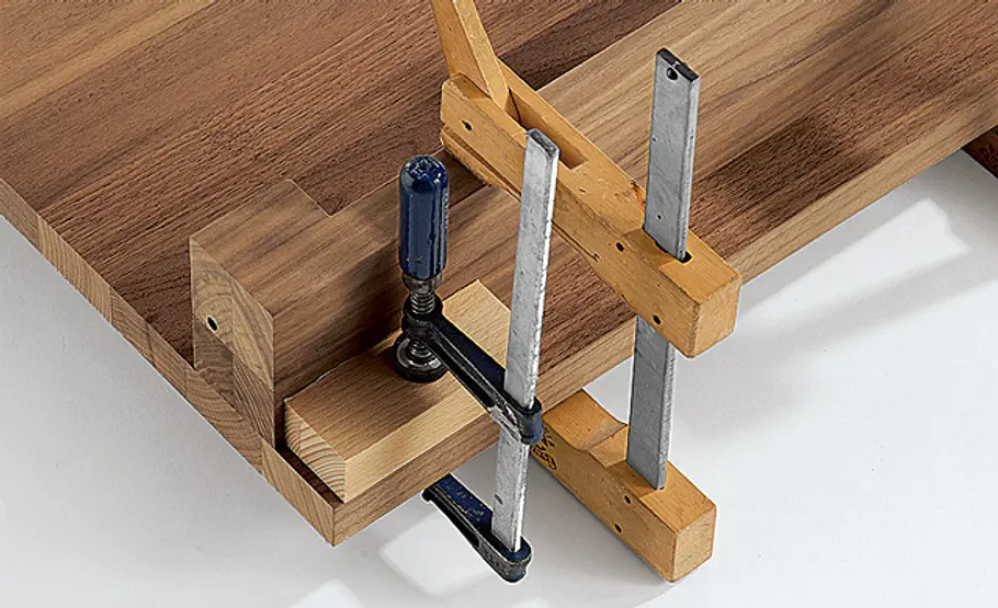 Ausziehbaren Esstisch bauen Tischplatte verleimen