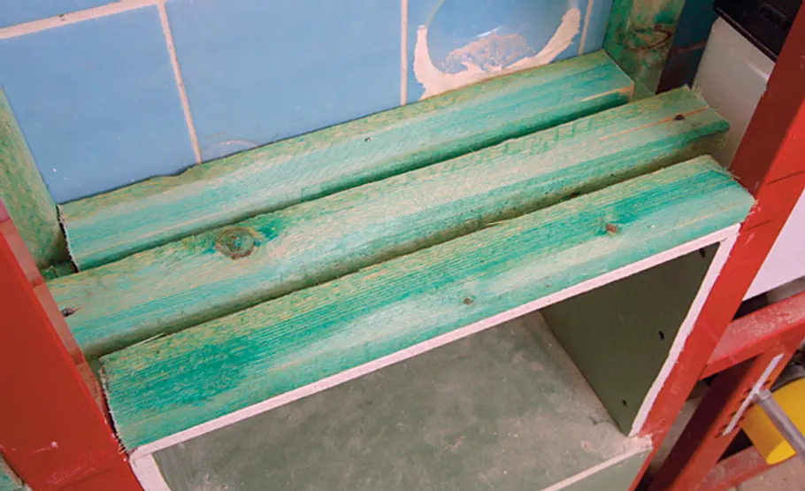 Bad-Ablage bauen: Schritt 13 von 24 Schrankfächer bauen