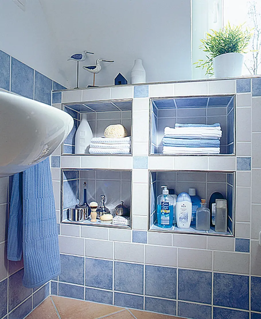 Bad-Ablage bauen: Schritt 24 von 24 Vorwandinstallation grundieren und fliesen