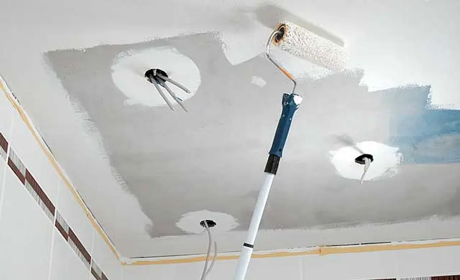 Decke mit Einbauspots: Schritt 10 von 15 Zementbauplatten grundieren