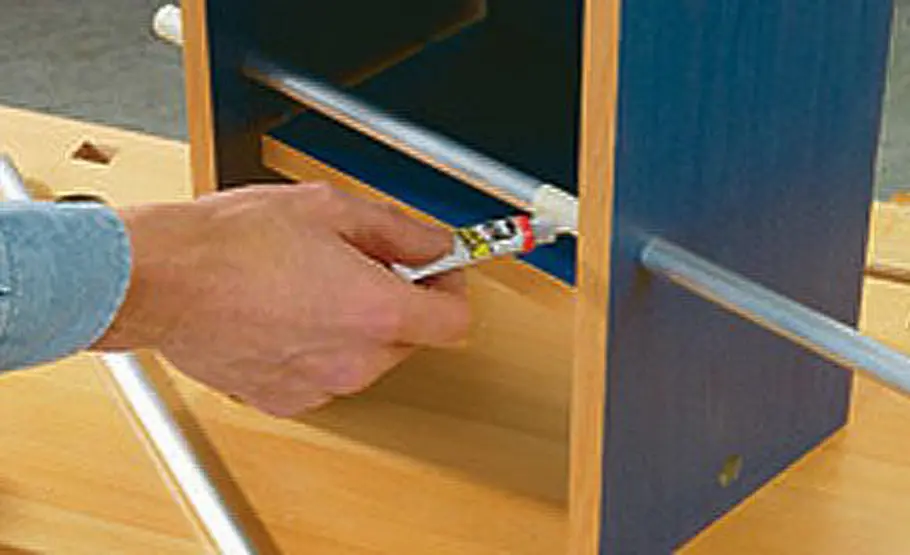 Badezimmer Regal selber bauen Badezimmer Regal: Stangenposition anzeichnen