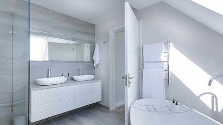 Modernes Badezimmer - Foto: jeanvdmeulen / Pixabay