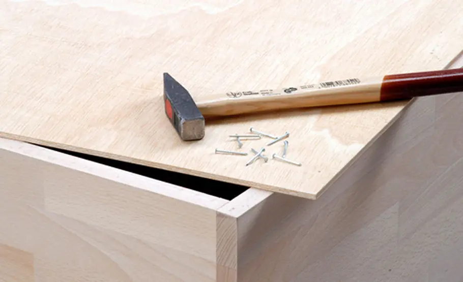 Badschrank hoch Badschrank: Korpus ausrichten