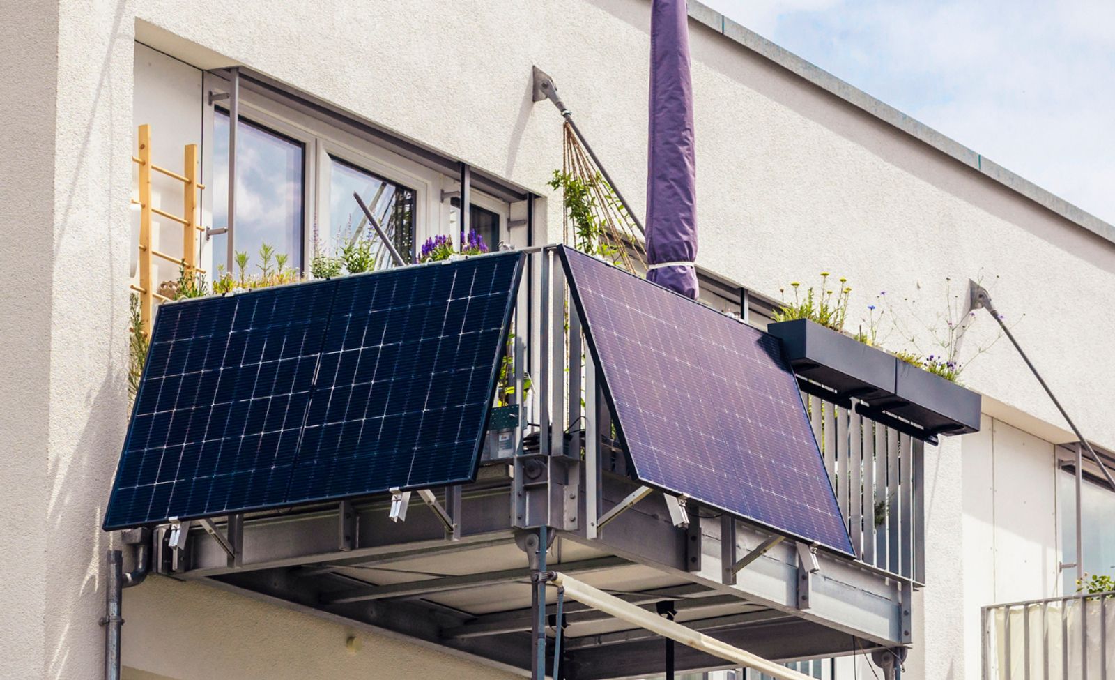 ALDI bietet Balkonkraftwerke an: Solaranlagen & Solarmodule | Selbst