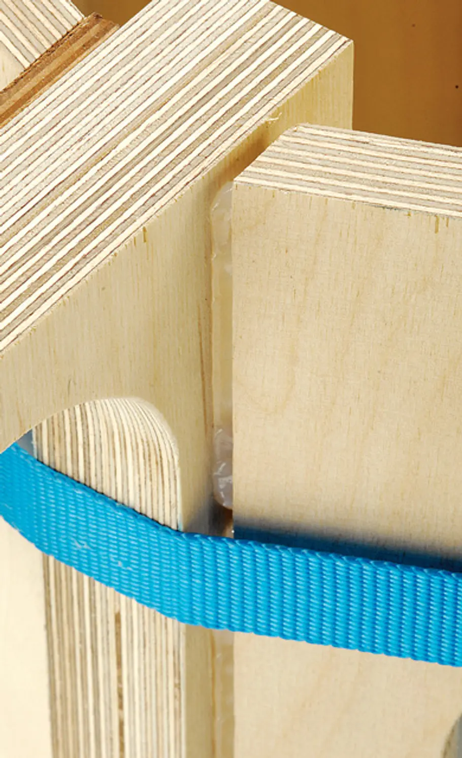 Leuchtturm bauen: Korpus Sockel verleimen