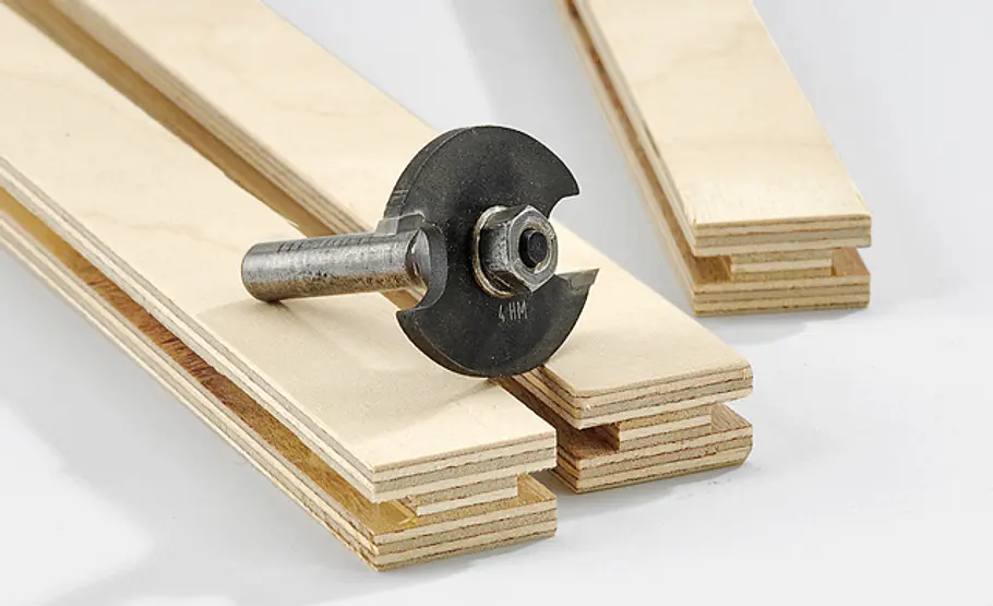 Leuchtturm bauen: Leuchtfeuer Nut fräsen