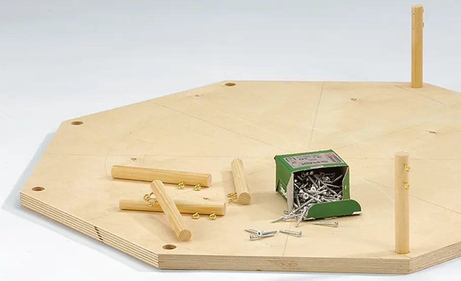 Leuchtturm bauen: Leuchtfeuer Geländerstäbe montieren