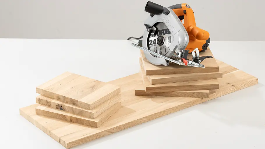 Bauteile zuschneiden Bauteile aus Eiche-Leimholz zuschneiden