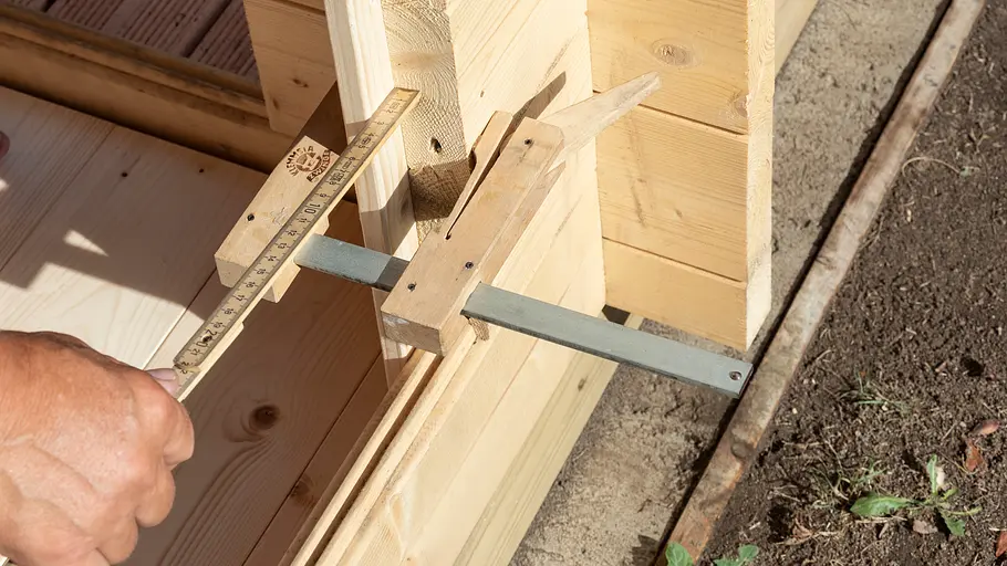Bekleidung für Fenster anschrauben Bekleidung für Fenster anschrauben