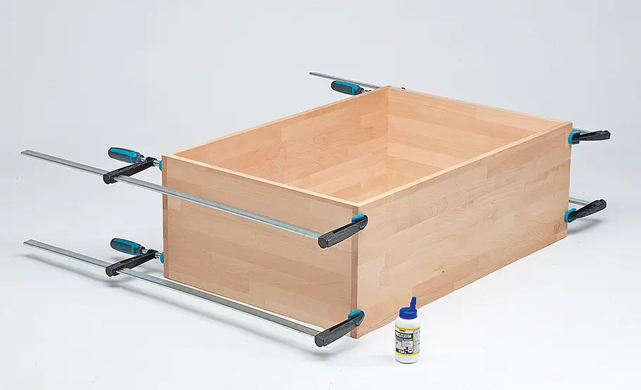 Bett mit Schubladen