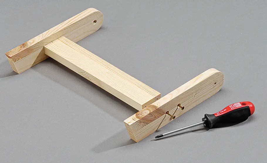 Bett Tablett selber bauen: Schritt 11 von 14 Beingestell bauen