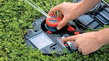 Rasenbewässerung: Tipps für üppiges Grün Rasenbewässerung: Tipps für üppiges Grün