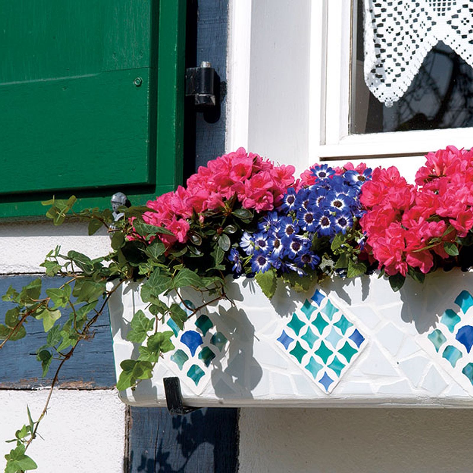 fenster blumenkasten holz Korb Krines Fenster mit Spiegel