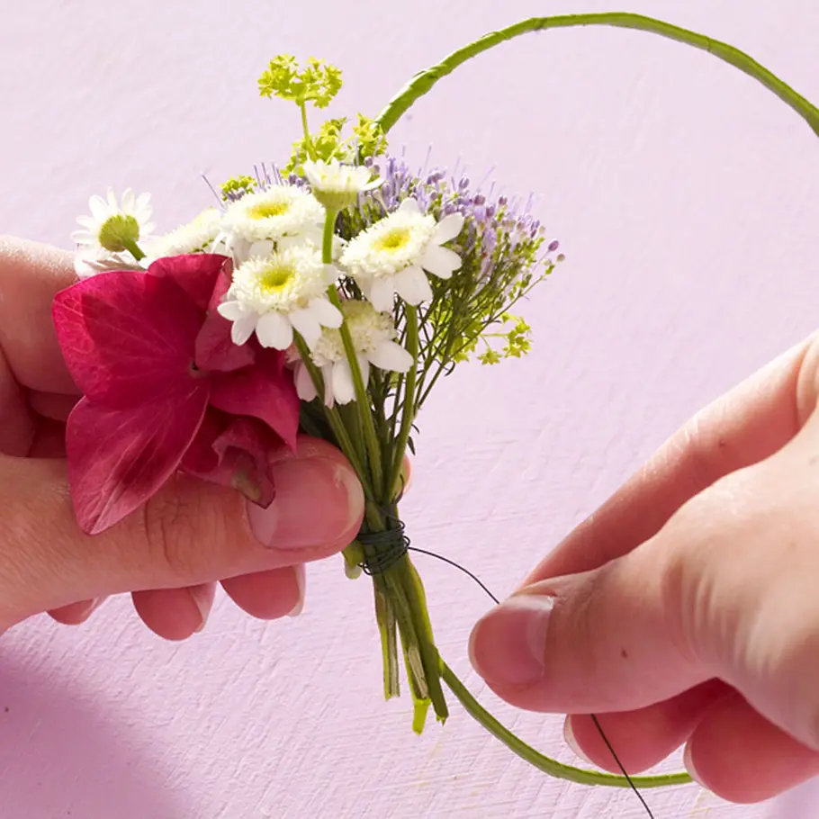 Blumenkranz selber machen Bastelanleitung