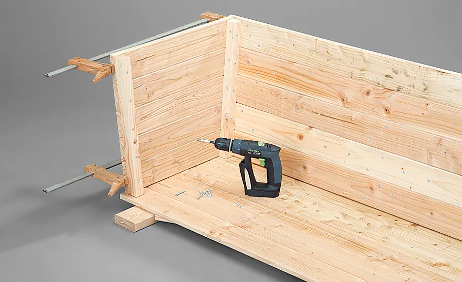 Pflanzkübel / Bollerwagen: Schritt 18 von 54 Blumenkasten bauen