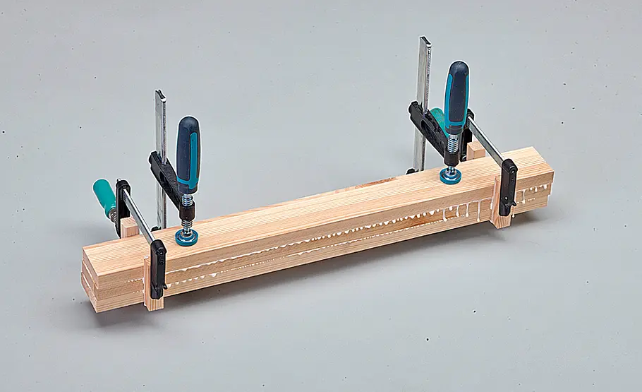 Wohnzimmertisch mit Vitrine Couchtisch bauen