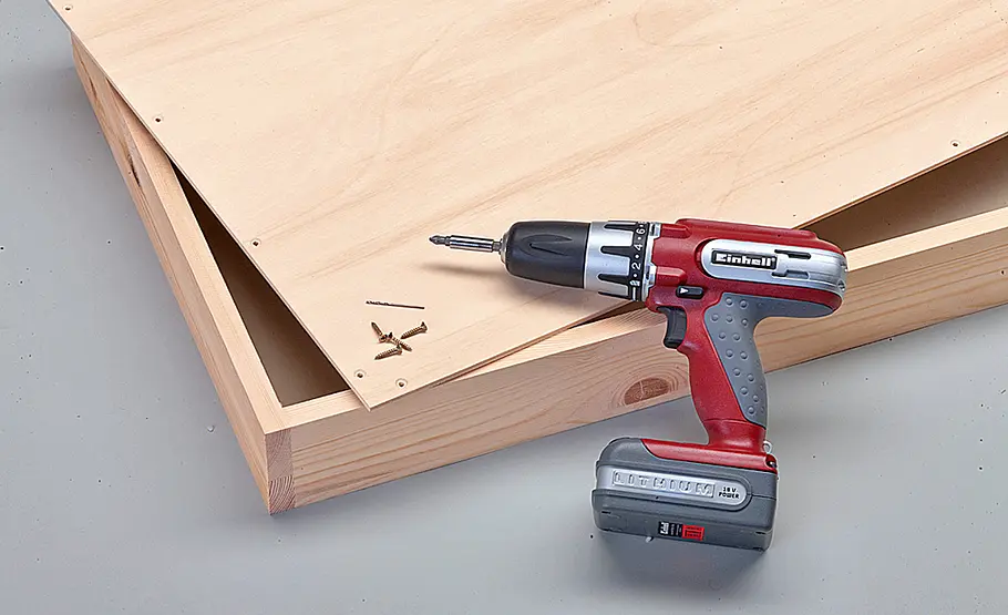 Wohnzimmertisch mit Vitrine Couchtisch bauen