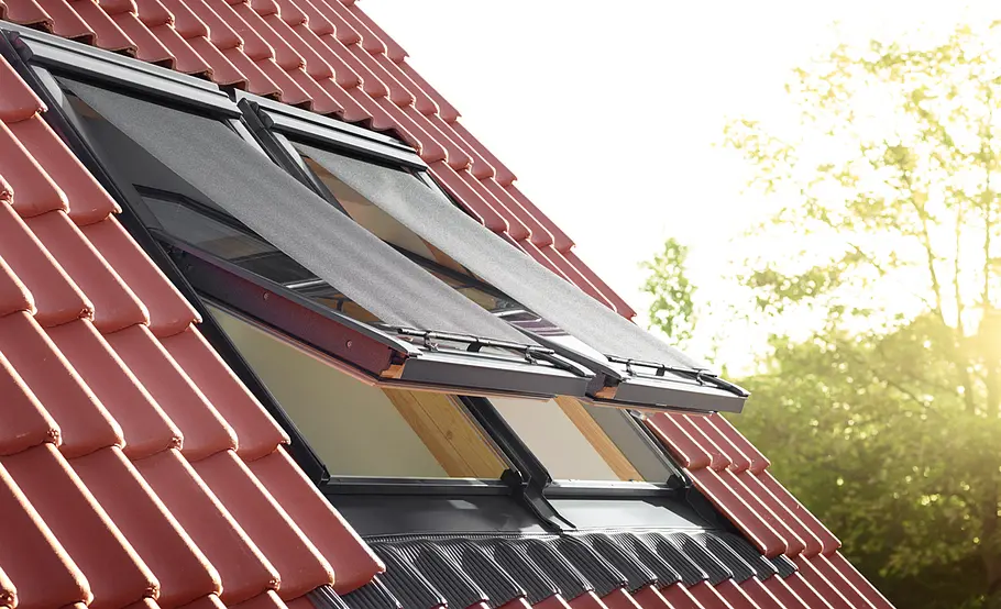 Velux Dachfenster mit Verdunkelungsrollo einbauen