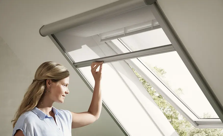 Velux Dachfenster mit Verdunkelungsrollo einbauen