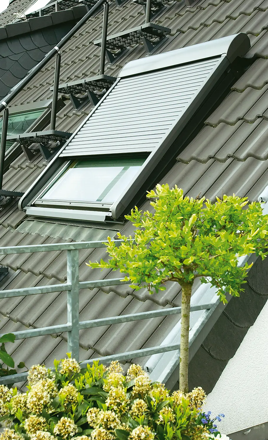 Dachfenster-Rollladen nachrüsten: Schritt 19 von 19 Rolladen für Dachflächenfenster