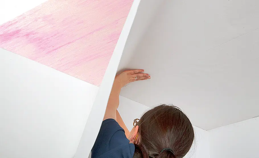 Decke mit Vliestapete tapezieren Decke mit Vliestapete tapezieren