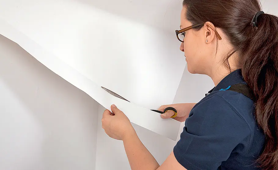 Decke mit Vliestapete tapezieren Decke mit Vliestapete tapezieren