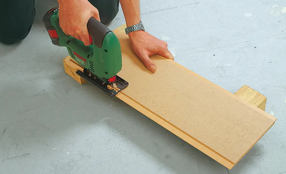Dachschräge verkleiden: Schritt 7 von 32 Feder abtrennen