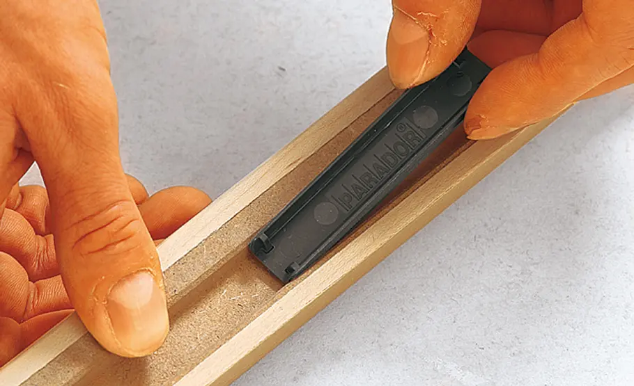 Dachschräge verkleiden: Schritt 26 von 32 Leisten-Clips aufschieben
