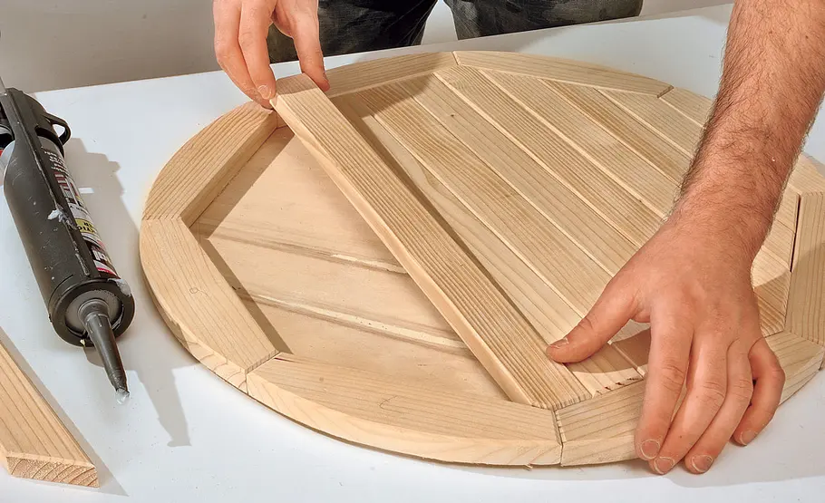 Drehteller selber bauen Drehteller: Füllhölzer einfügen