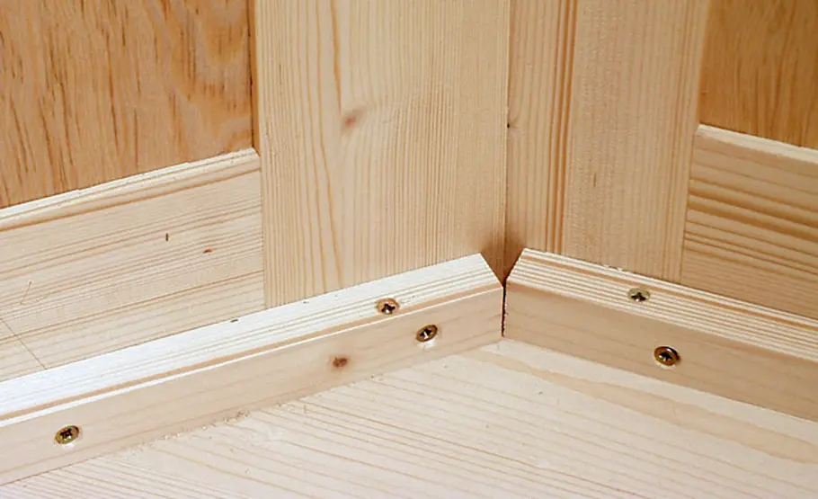 Eckschrank selber bauen Eckschrank: Oberteil verschrauben