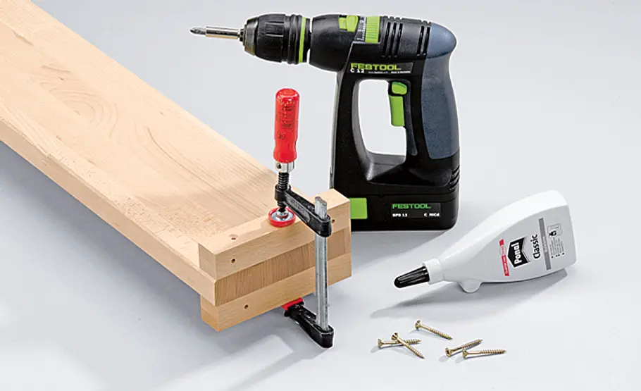 Esstisch bauen: Schritt 2 von 8 Zarge verleimen