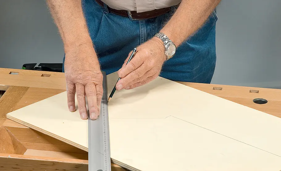 Fachwerkkrippe bauen: Schritt 2 von 60 Kontur aufzeichnen