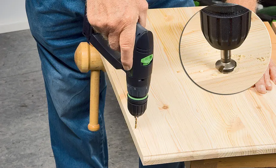 Fachwerkkrippe bauen: Schritt 14 von 60 Loch bohren und senken