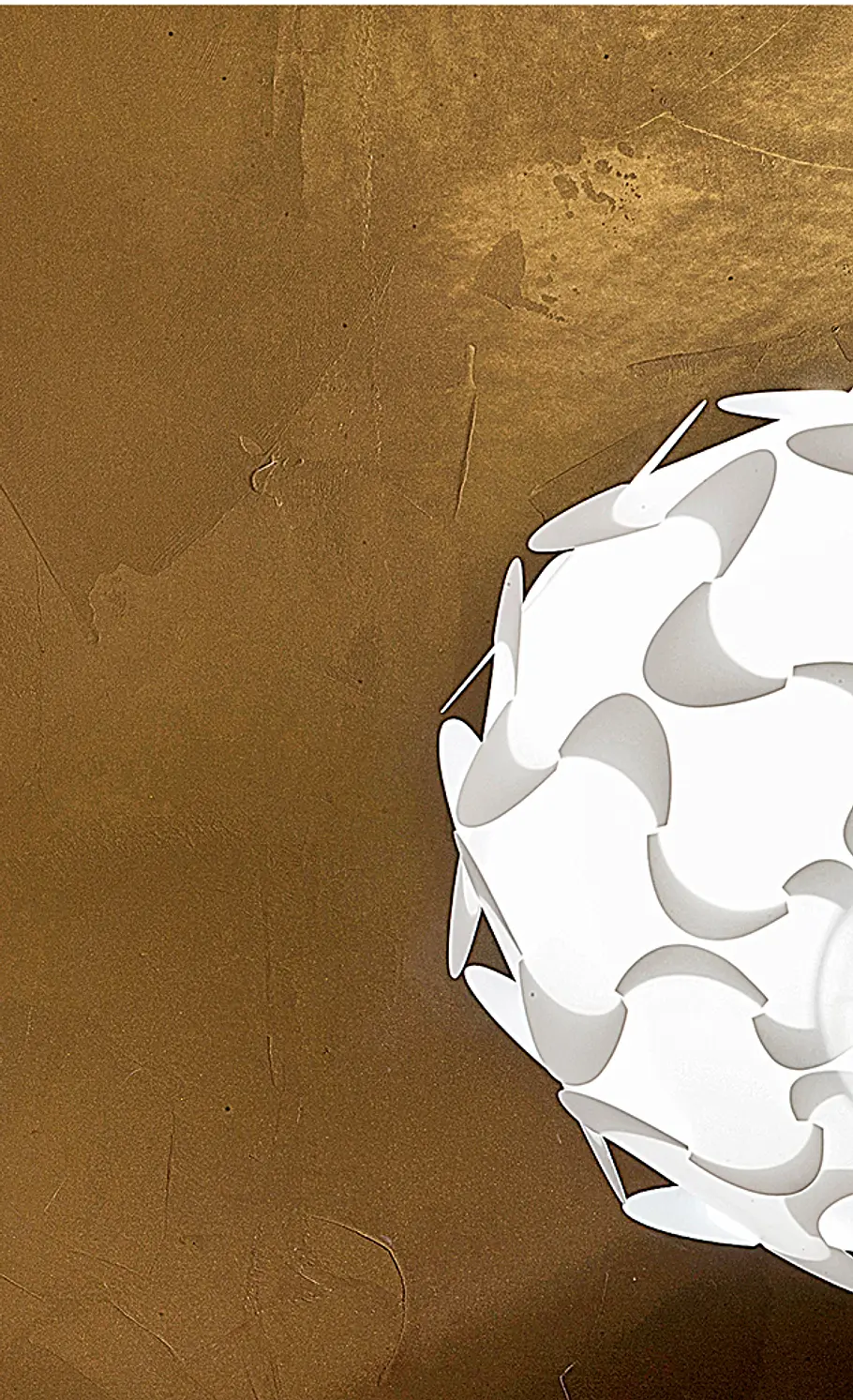 Wandgestaltung in Gold
