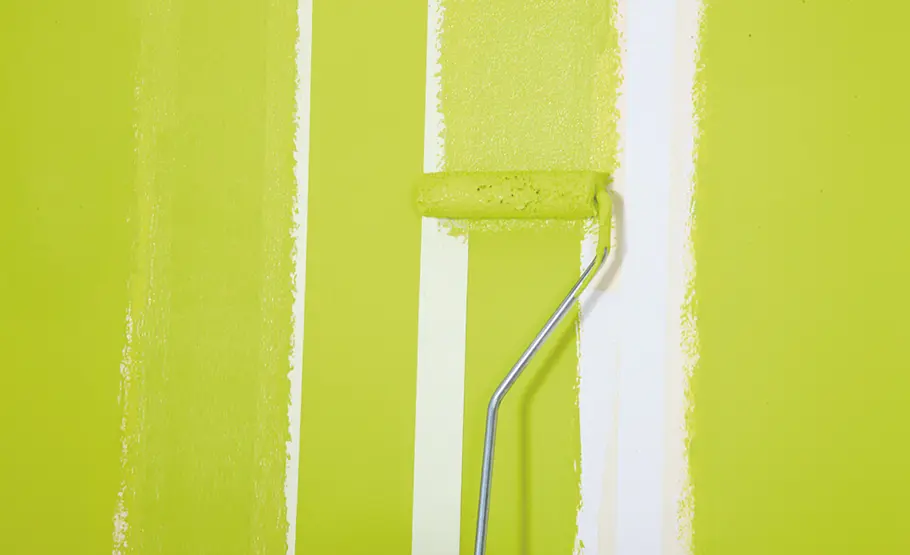 Farbe in Streifen Streichen: Farbe in Streifen